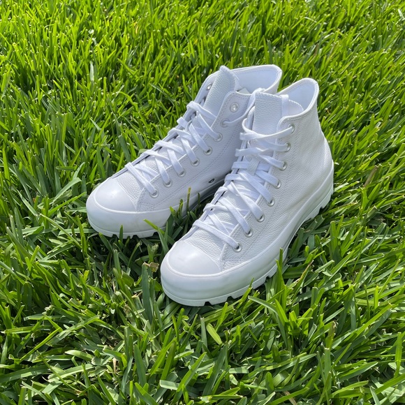 Chuck Taylor All Star Lugged
Leather women size 10.5 like new men’s 9 unisex - Picture 9 of 14